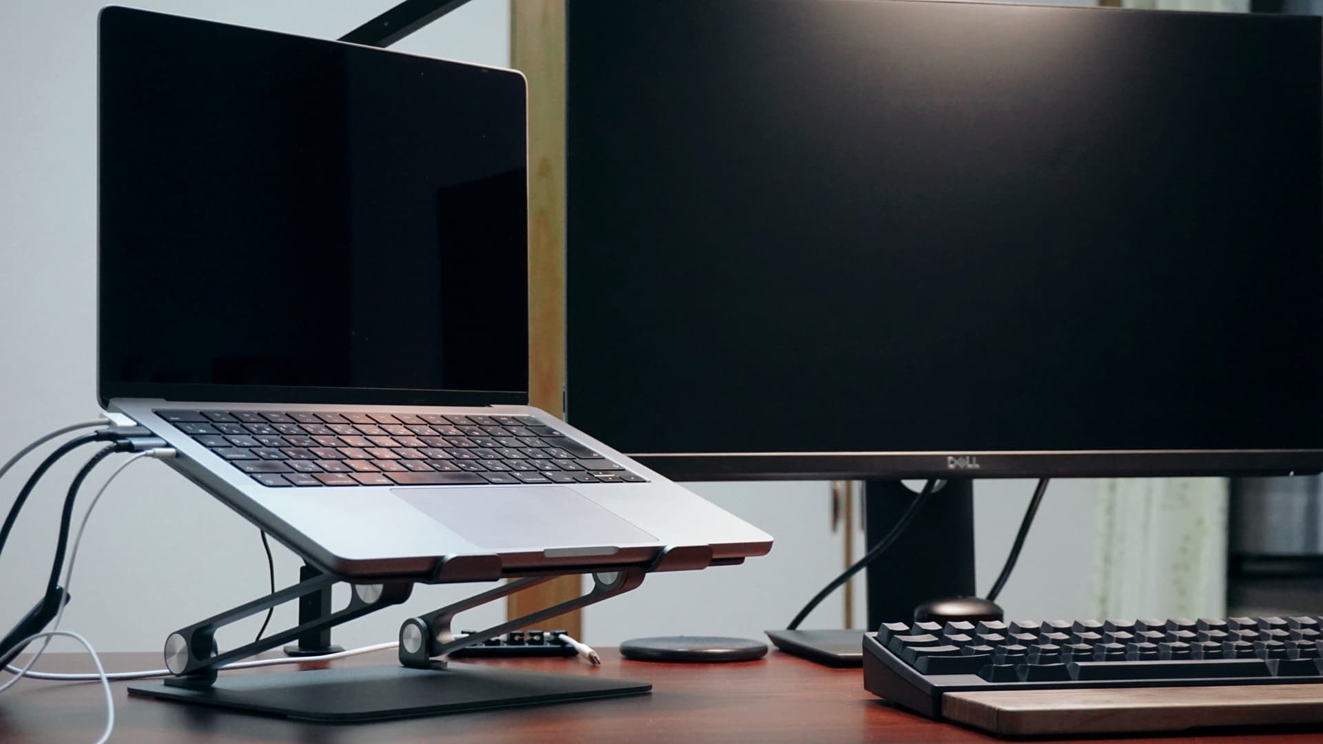 Boyata Laptop Stand